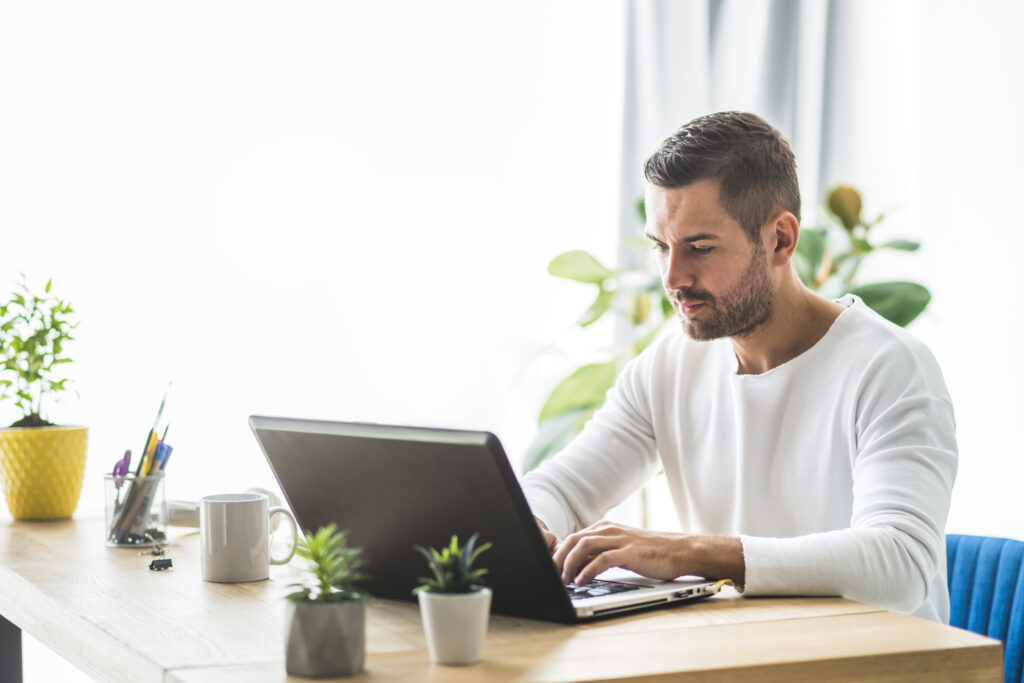 businessman-working-on-laptop